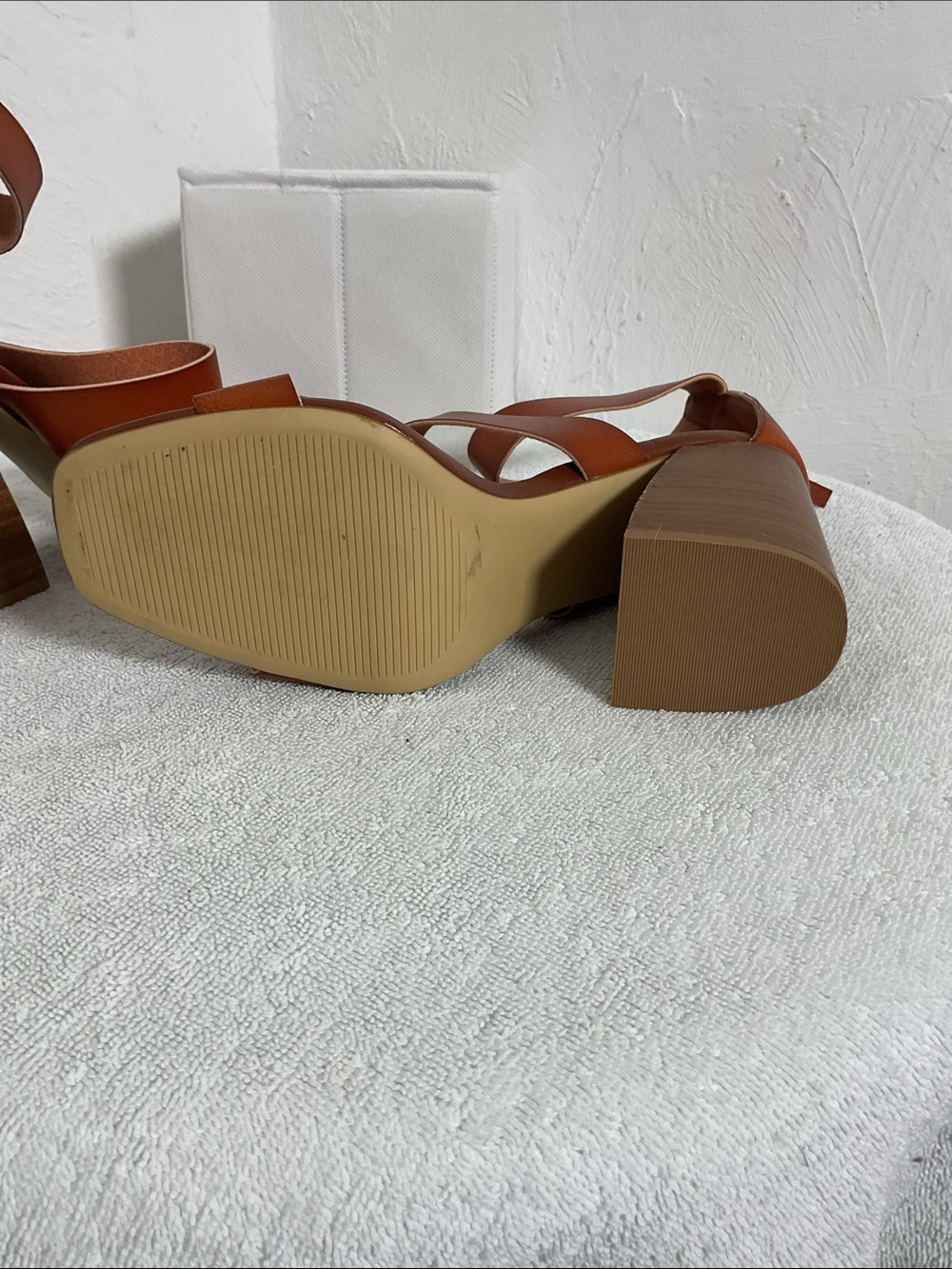 Madden Girl Clyde Cognac Tan Strappy Stacked Block Heel Sandals Size 9.5M - Picture 8 of 12